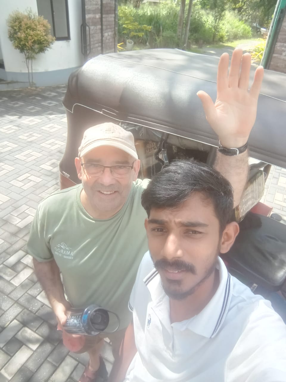 Cultural performances and traditional Sri Lankan dance shows